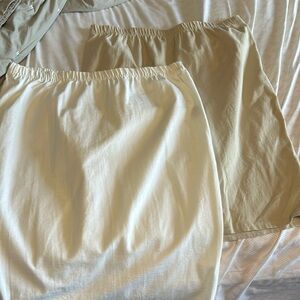 2 Resource White & Khaki Skirts - 2X